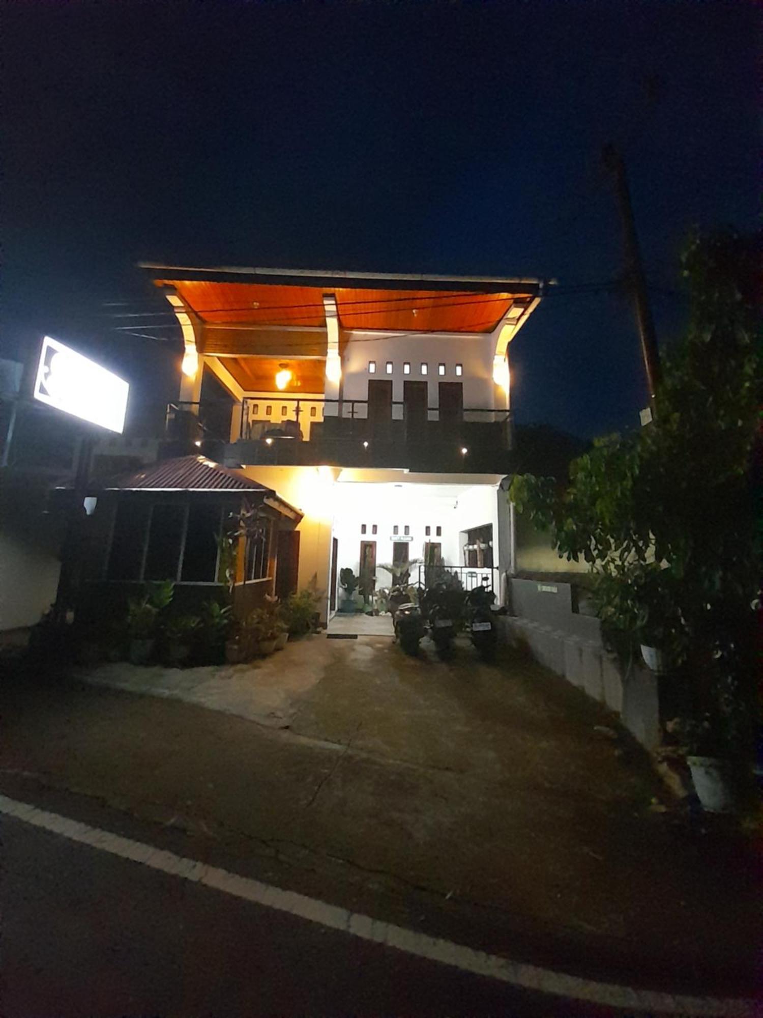 The Sanduk Homestay Rantepao Exterior photo
